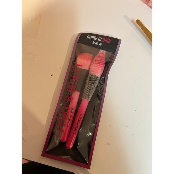 Pretty in Pink Brush Set - Picture 2 of 2